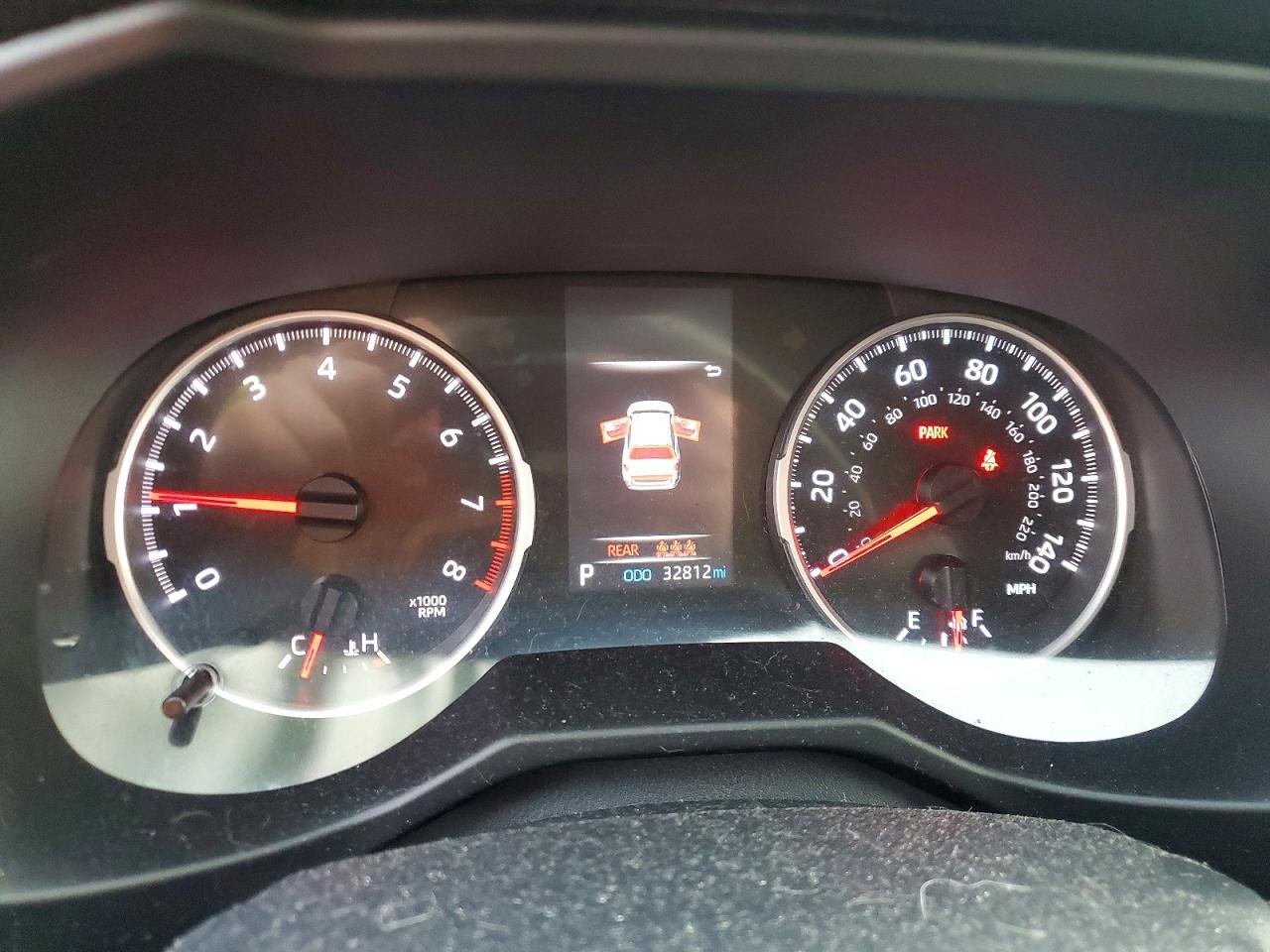 2021 TOYOTA RAV4 LE photo 9