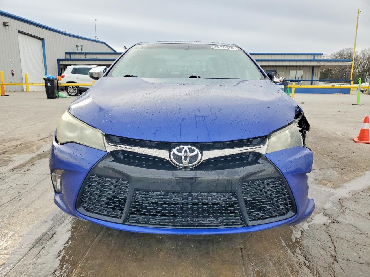 2015 TOYOTA CAMRY LE photo 5
