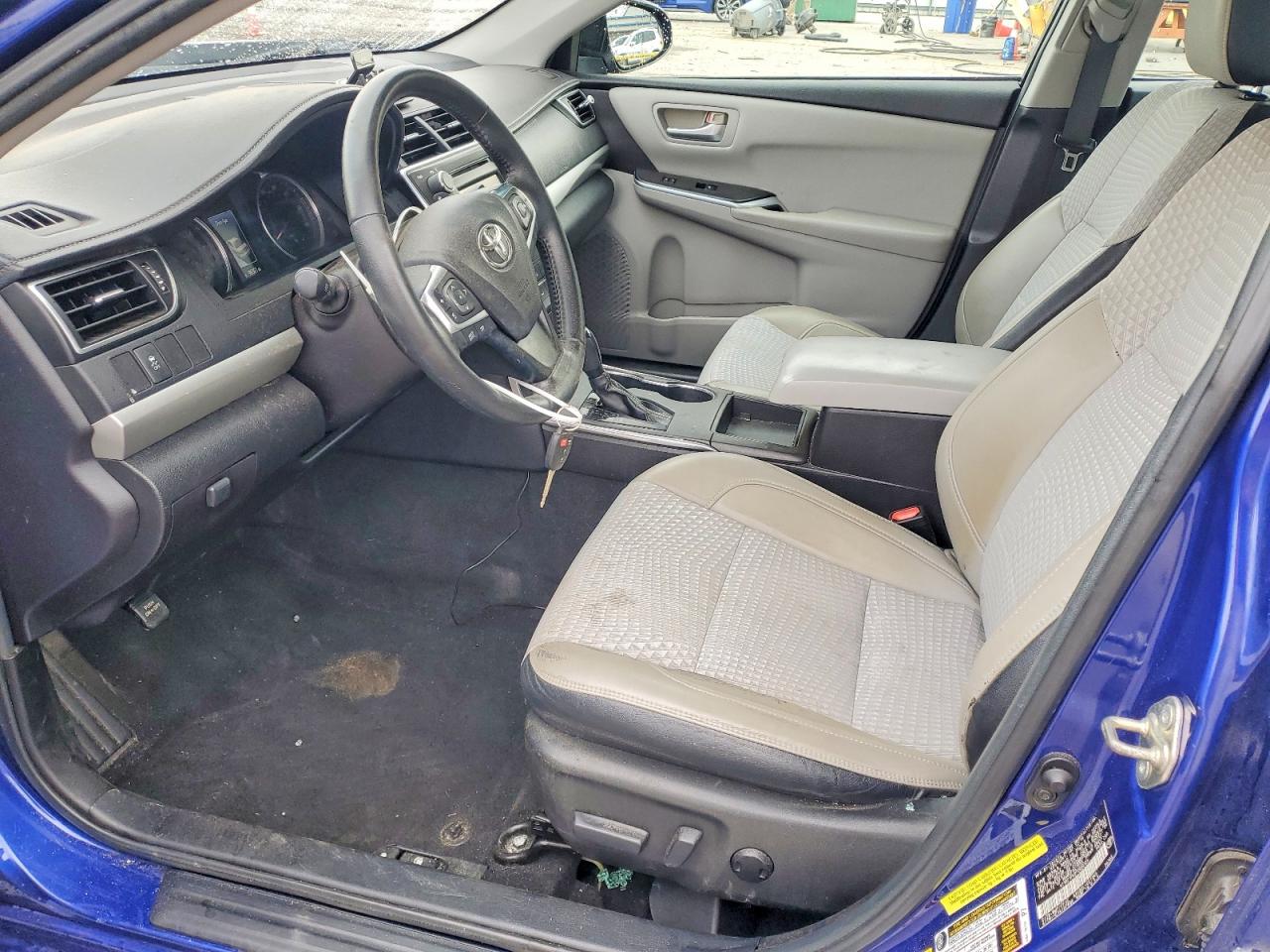 2015 TOYOTA CAMRY LE photo 7