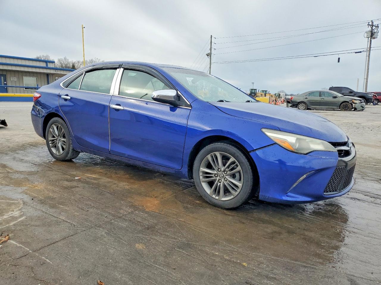 2015 TOYOTA CAMRY LE photo 4