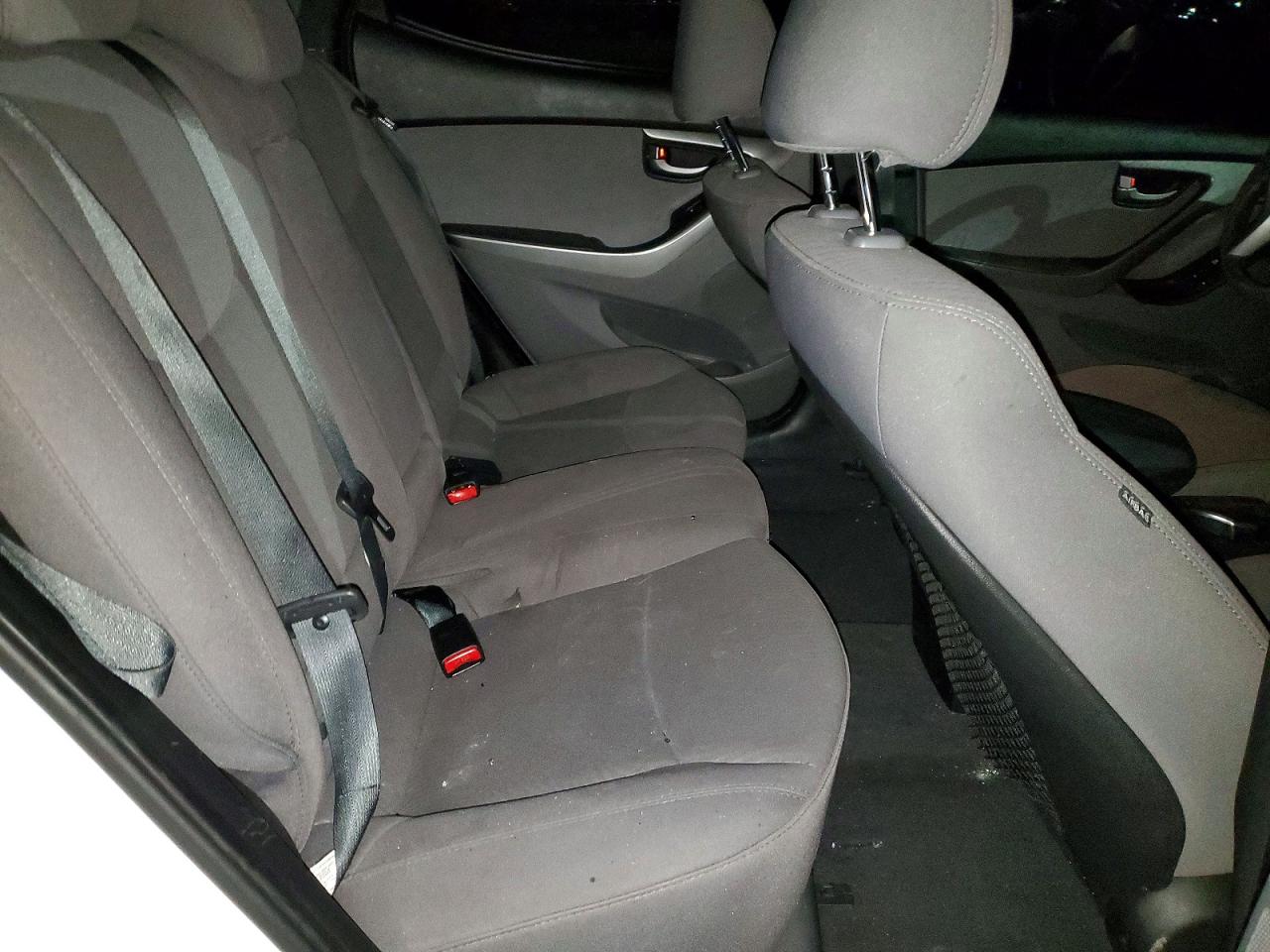 2015 HYUNDAI ELANTRA SE photo 10