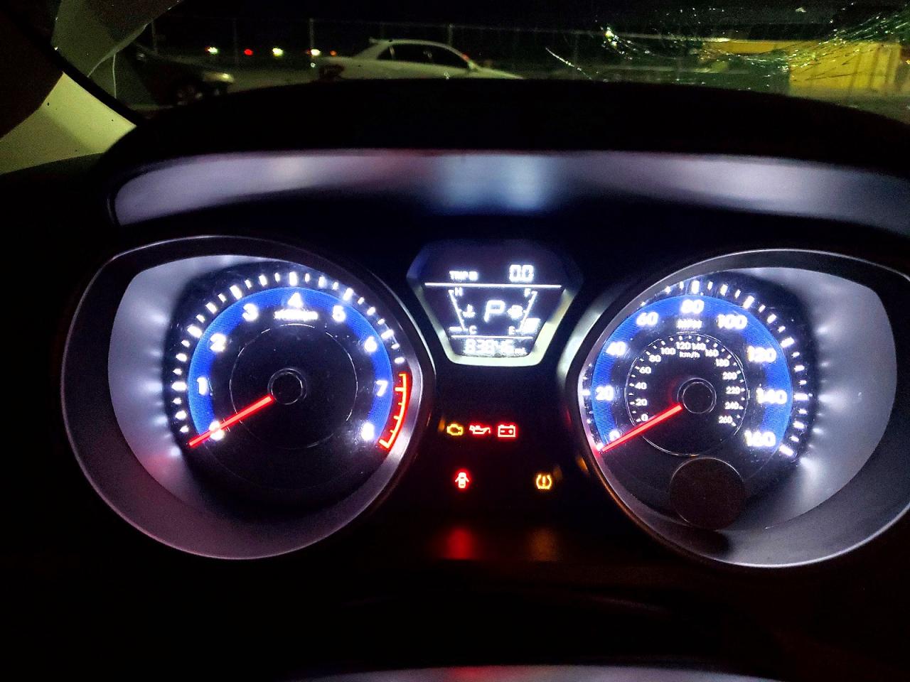 2015 HYUNDAI ELANTRA SE photo 9