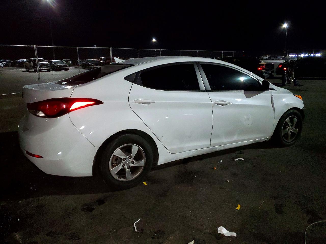 2015 HYUNDAI ELANTRA SE photo 3