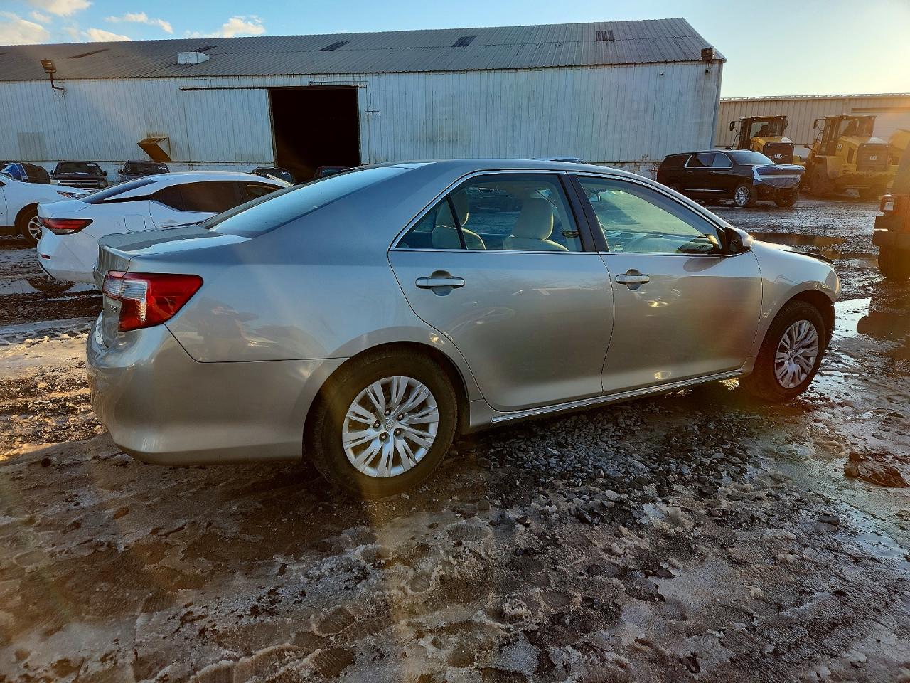 2013 TOYOTA CAMRY L photo 3
