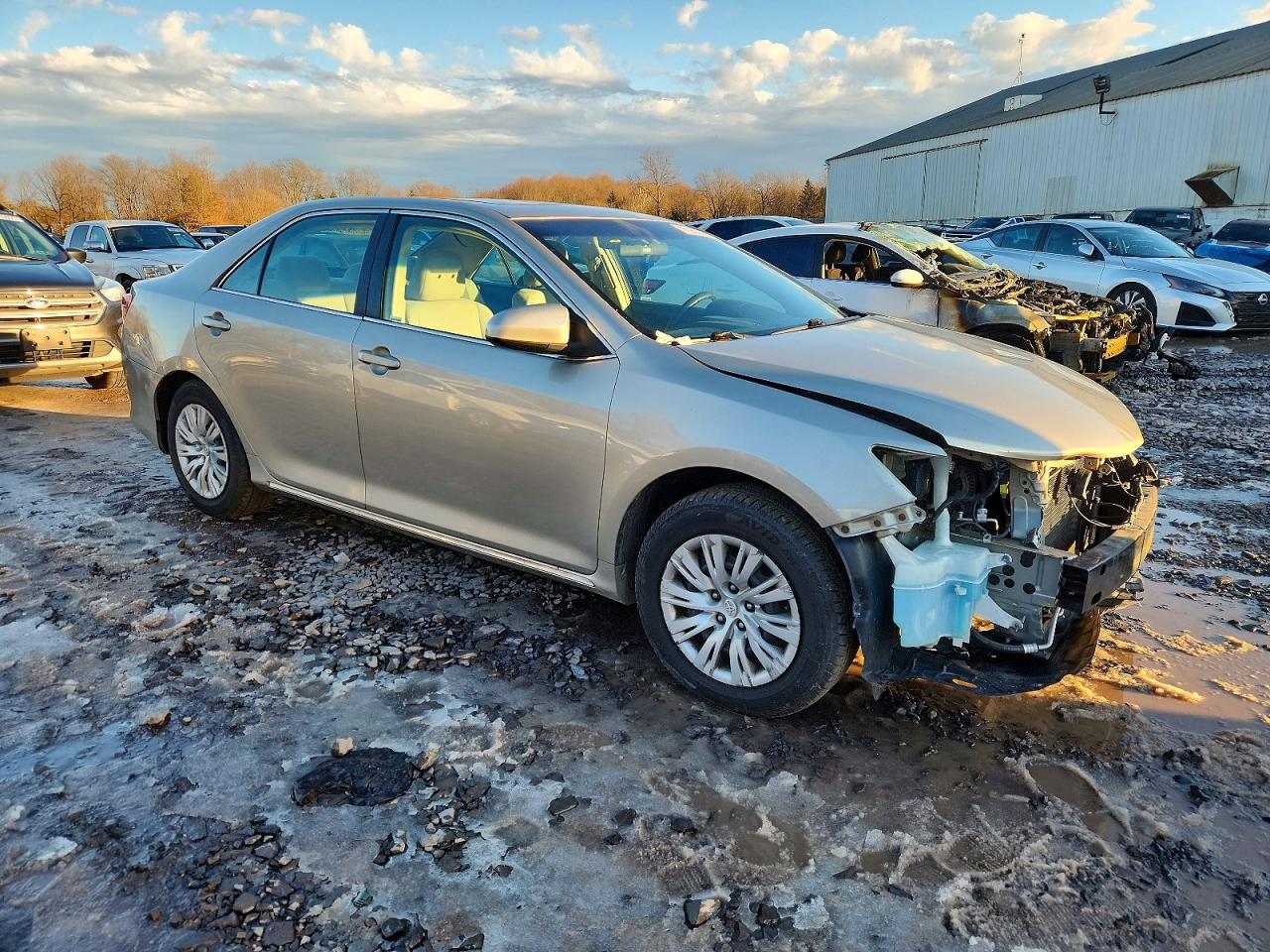2013 TOYOTA CAMRY L photo 4