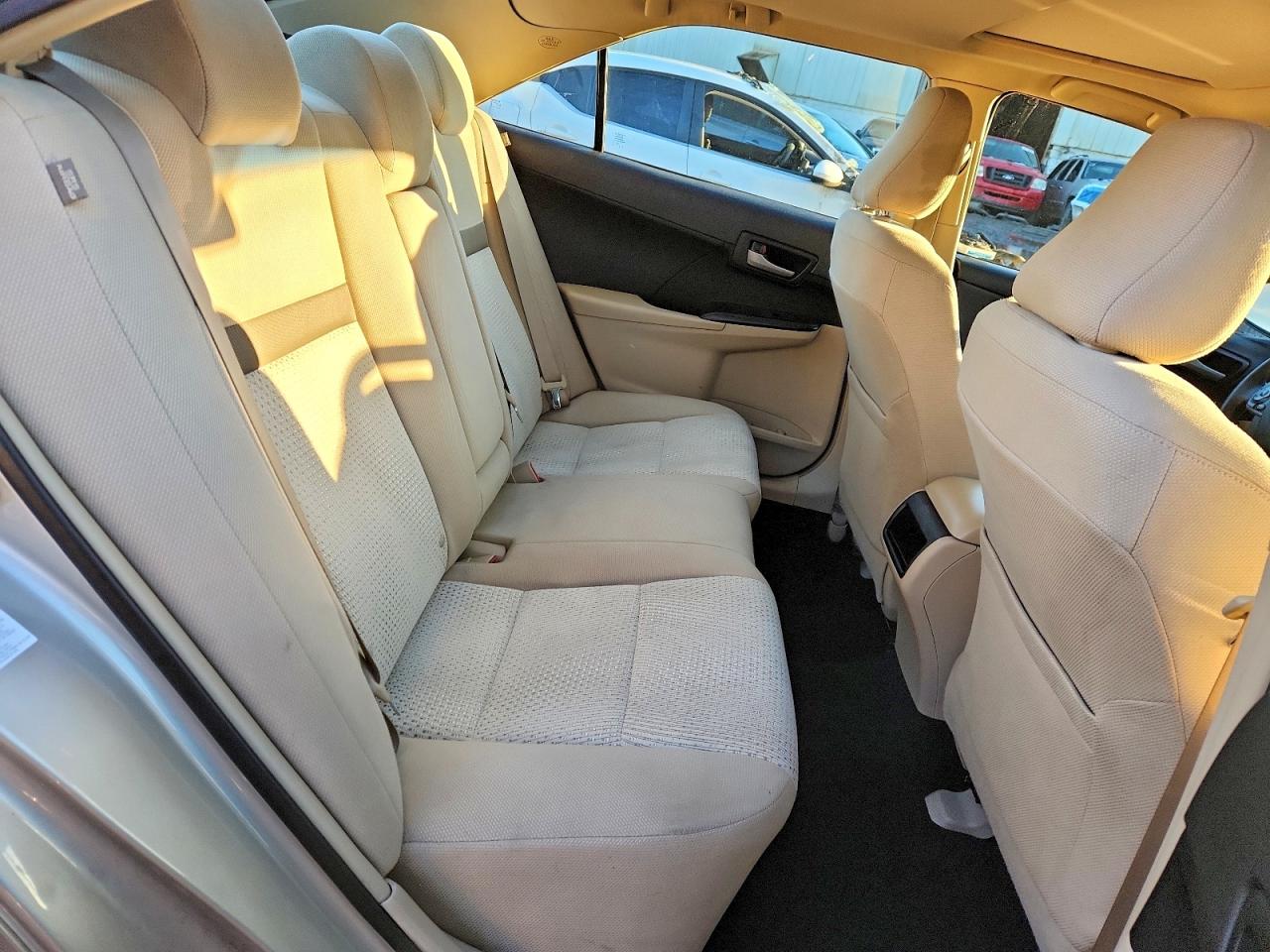 2013 TOYOTA CAMRY L photo 10