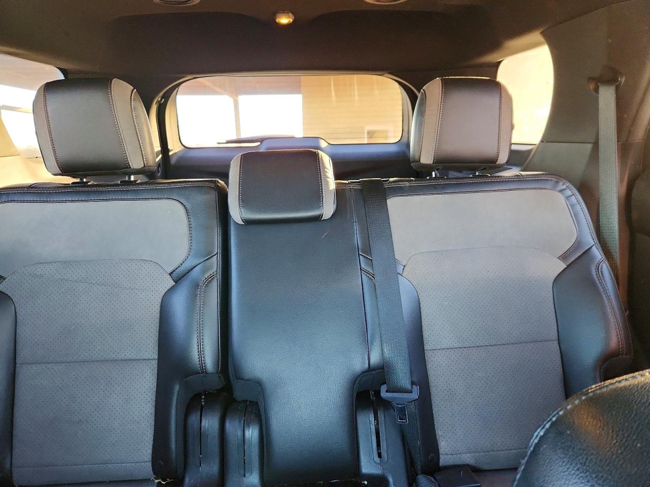 2017 FORD EXPLORER XLT photo 28