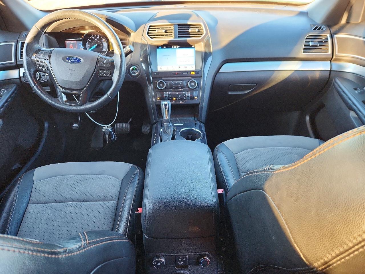 2017 FORD EXPLORER XLT photo 22