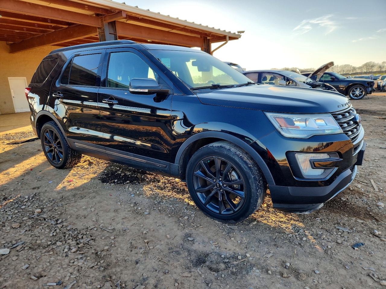 2017 FORD EXPLORER XLT photo 10