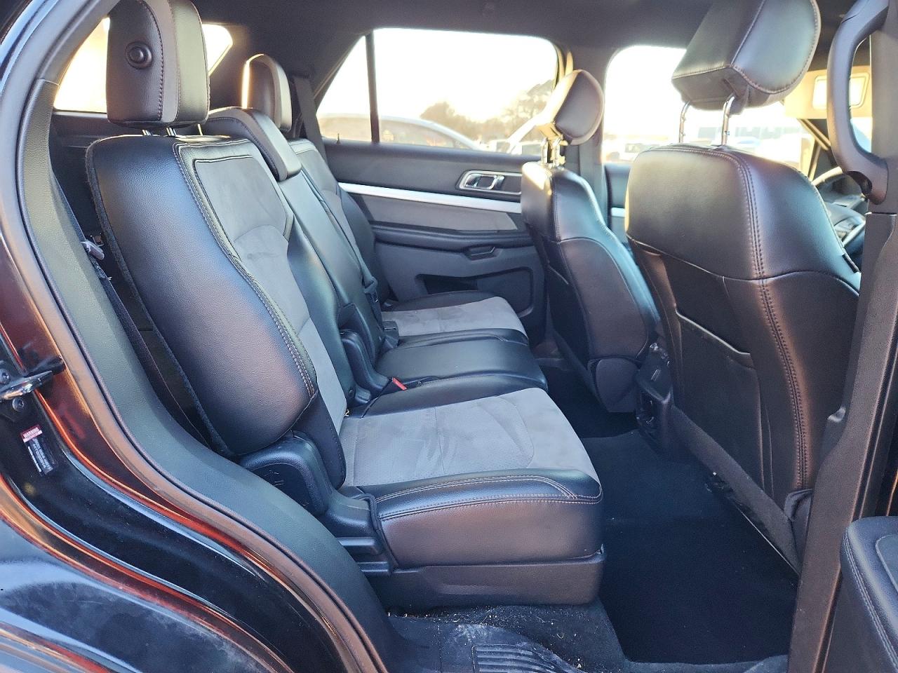 2017 FORD EXPLORER XLT photo 31