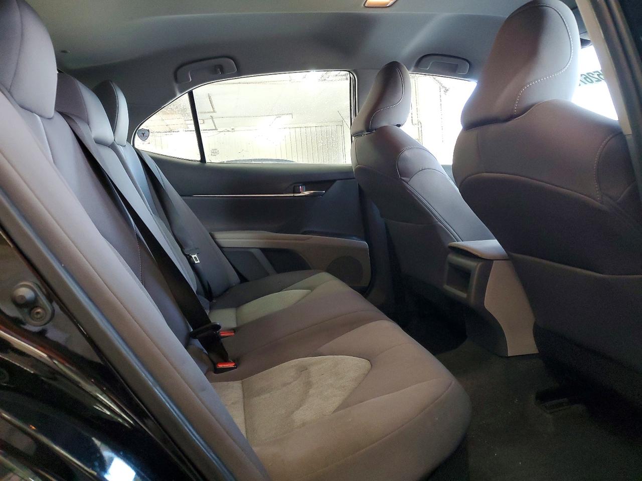 2022 TOYOTA CAMRY LE photo 28