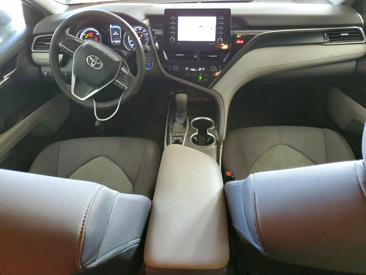 2022 TOYOTA CAMRY LE photo 22
