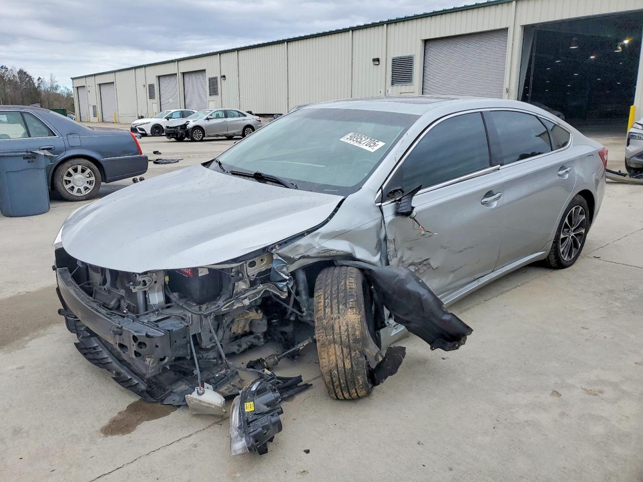 2016 TOYOTA AVALON