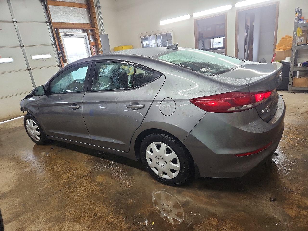 2018 HYUNDAI ELANTRA SE photo 2