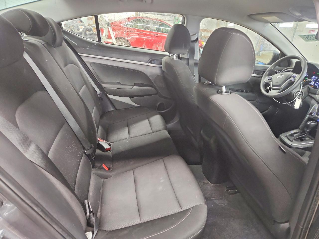 2018 HYUNDAI ELANTRA SE photo 10