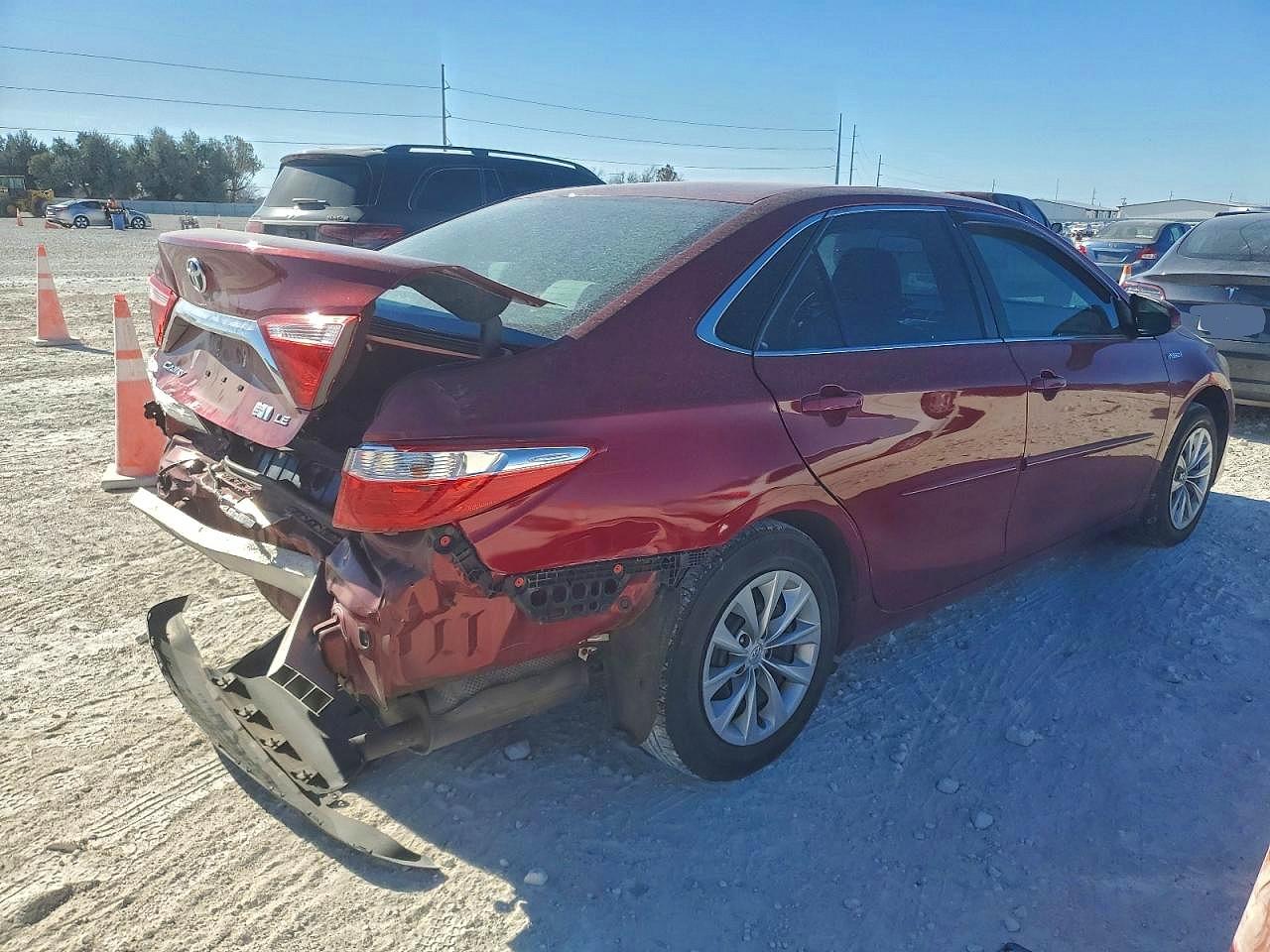 2016 TOYOTA CAMRY HYBRID photo 3