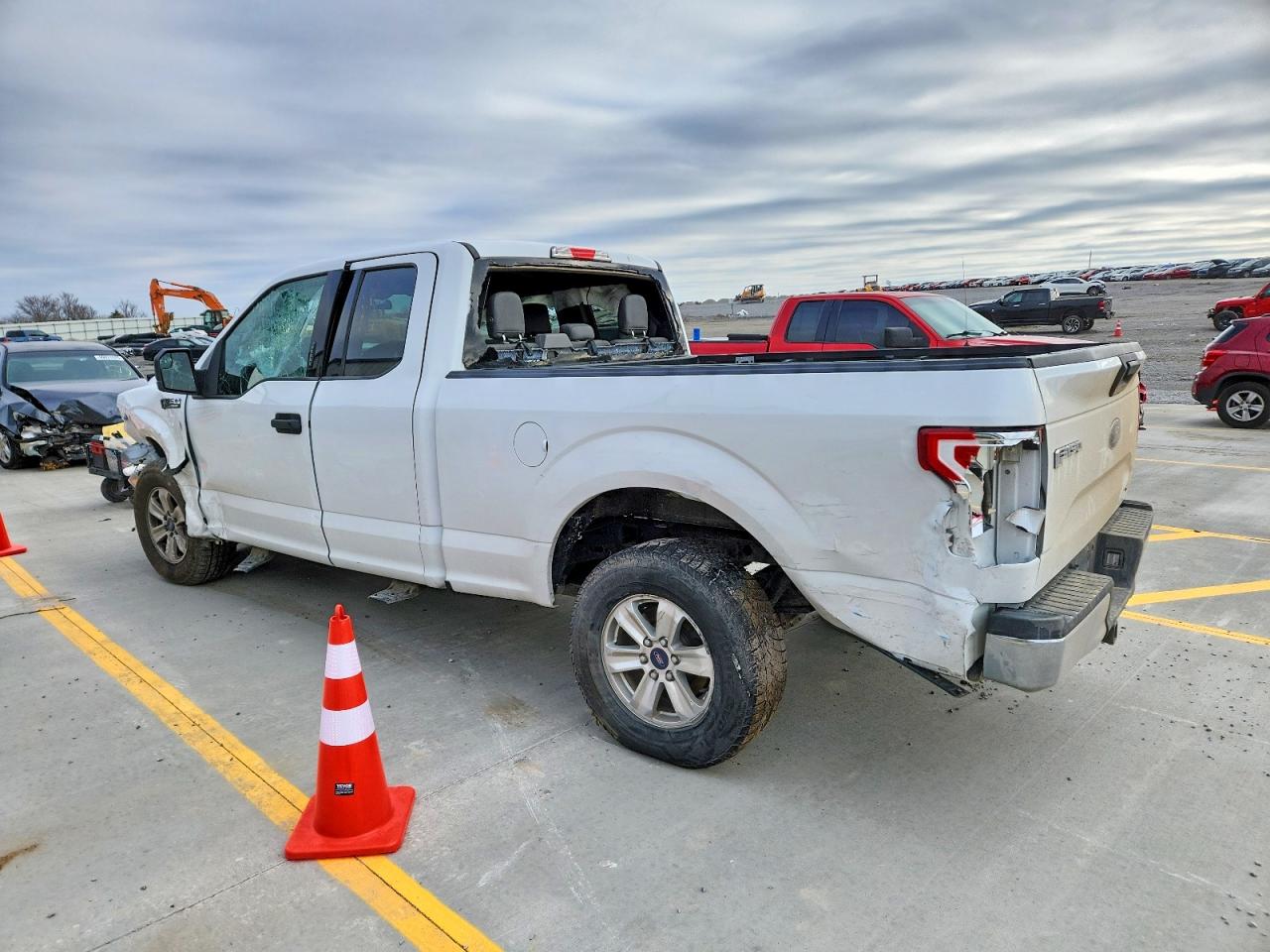2015 FORD F150 SUPER CAB photo 2