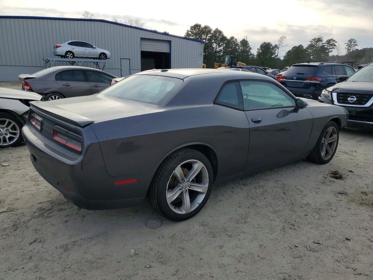 2016 DODGE CHALLENGER SXT photo 3