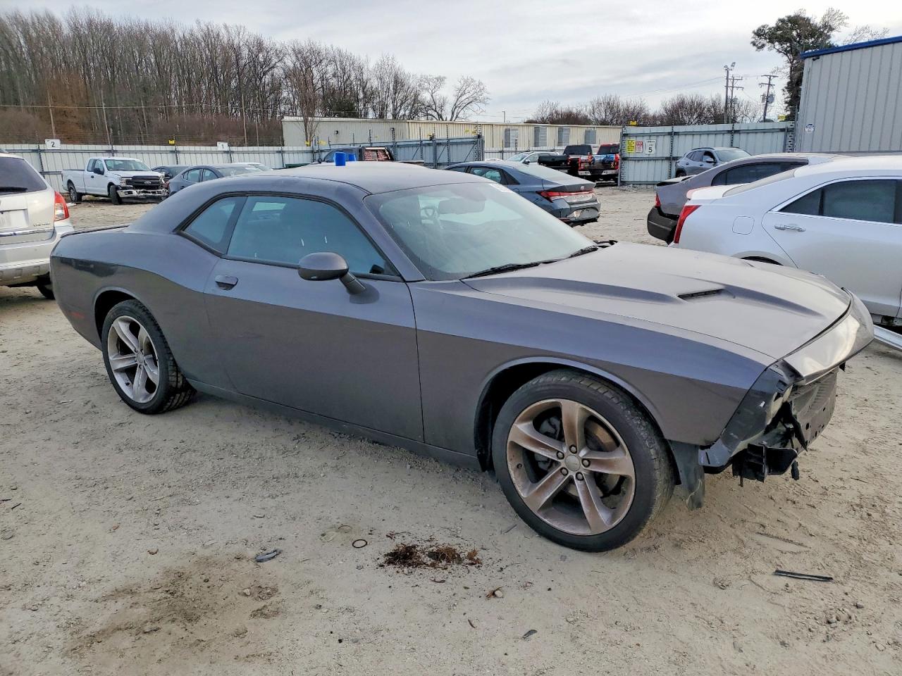 2016 DODGE CHALLENGER SXT photo 4