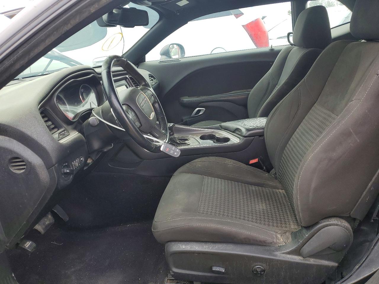 2016 DODGE CHALLENGER SXT photo 7