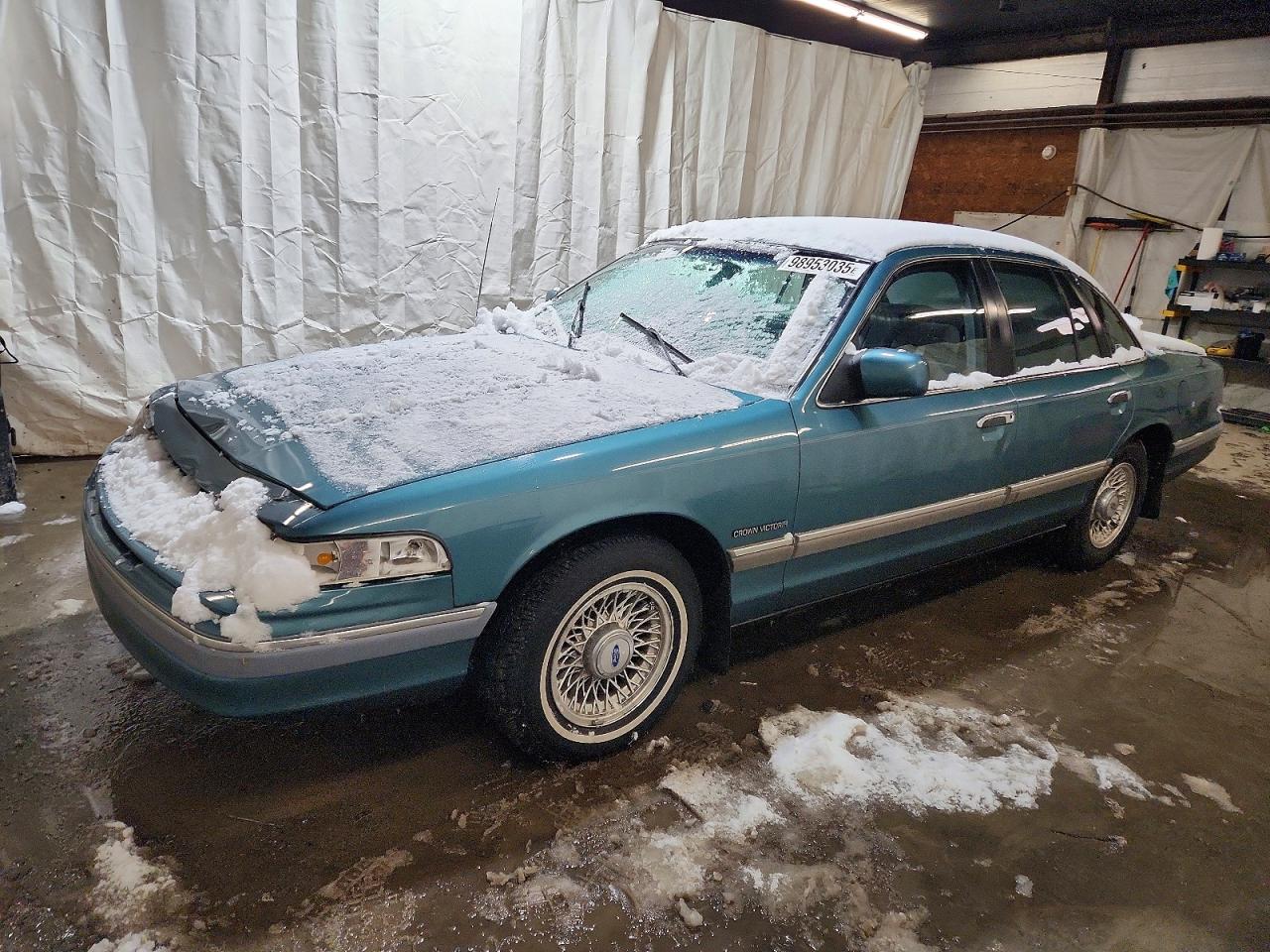 1993 FORD CROWN VICTORIA