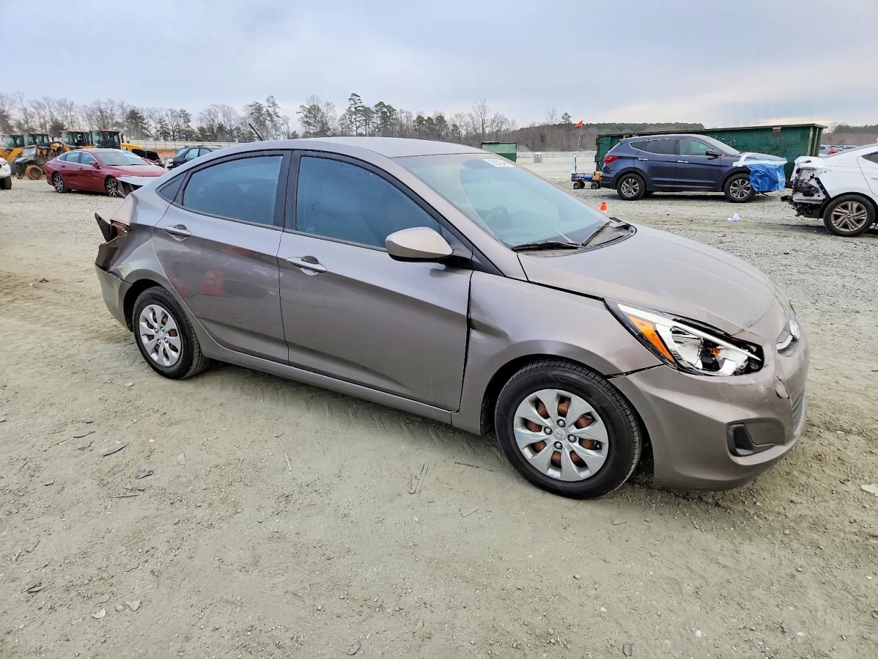 2017 HYUNDAI ACCENT SE photo 4
