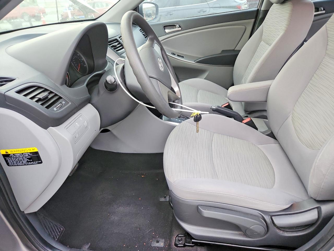 2017 HYUNDAI ACCENT SE photo 7