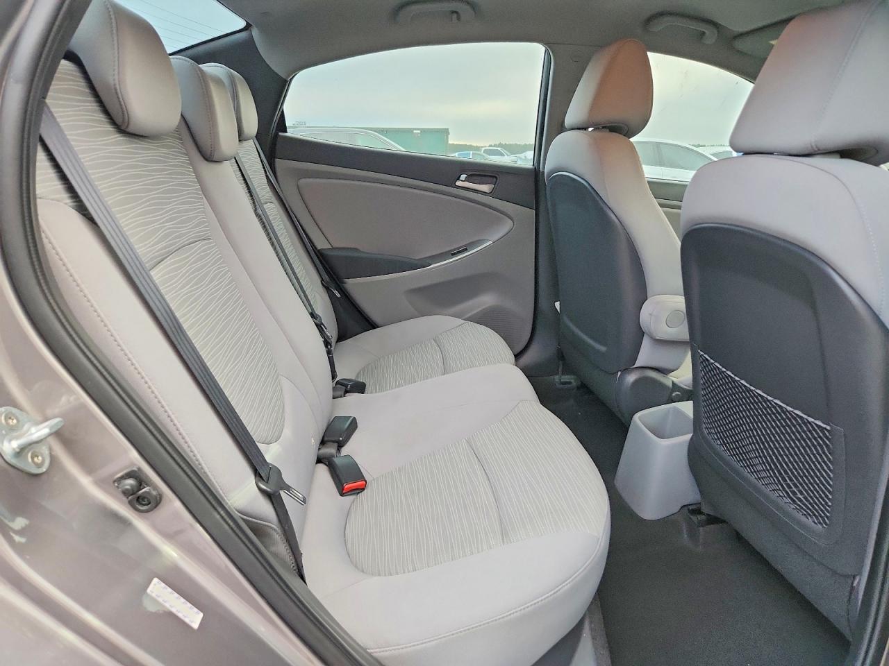 2017 HYUNDAI ACCENT SE photo 10