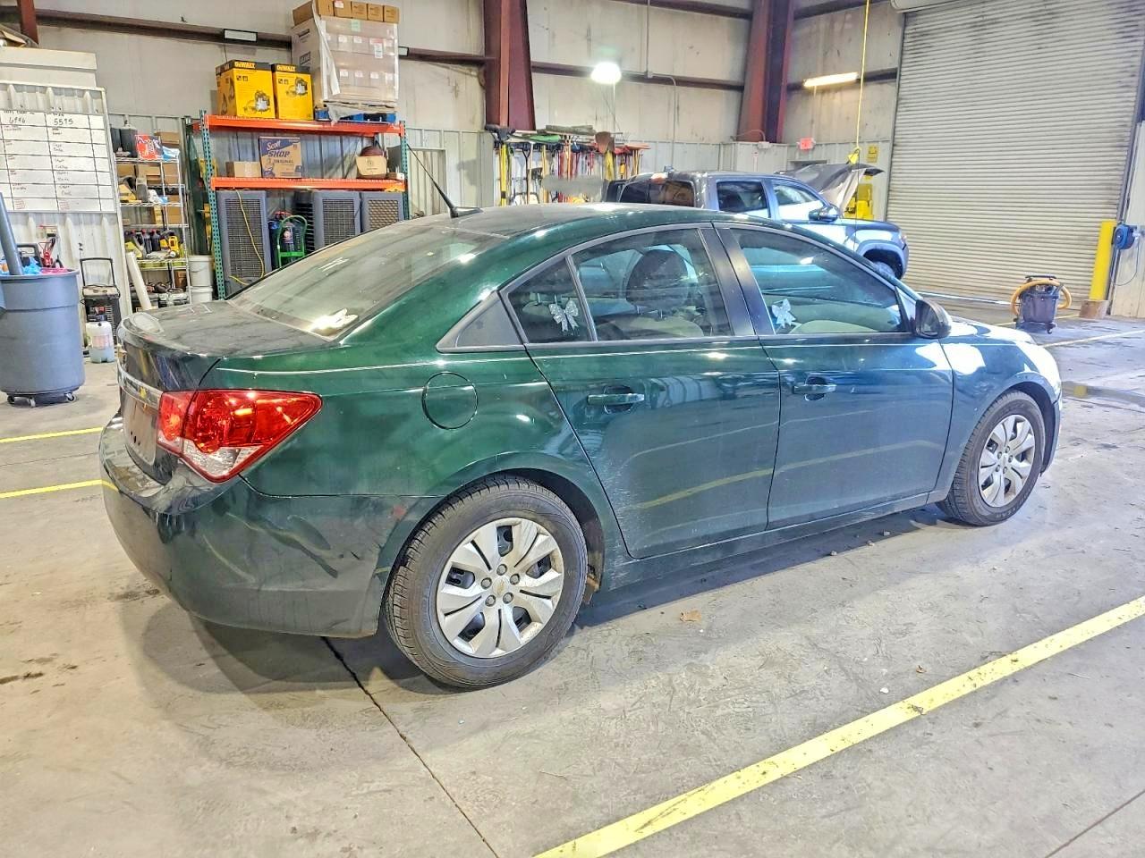 2014 CHEVROLET CRUZE LS photo 3