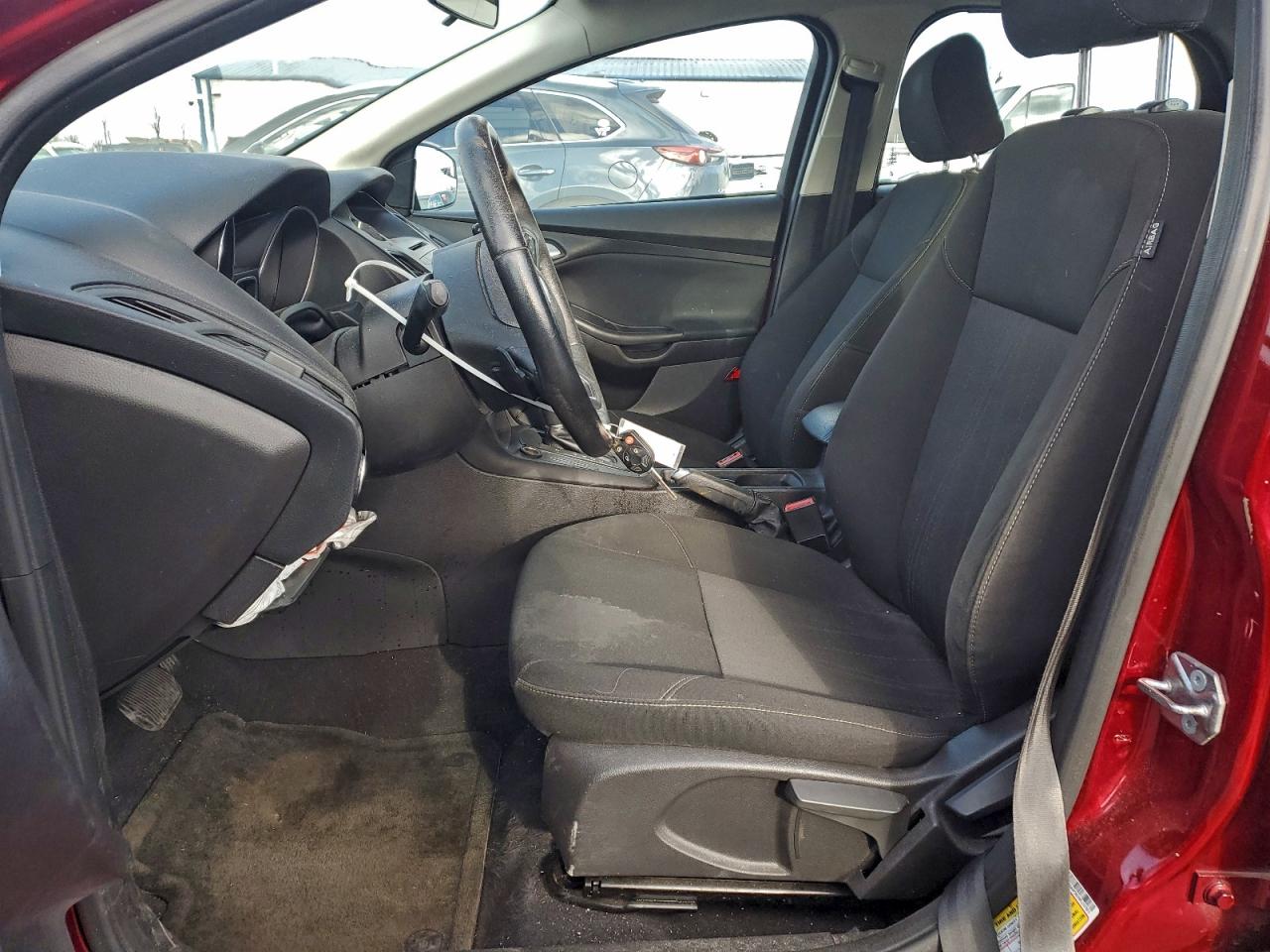 2015 FORD FOCUS SE photo 7