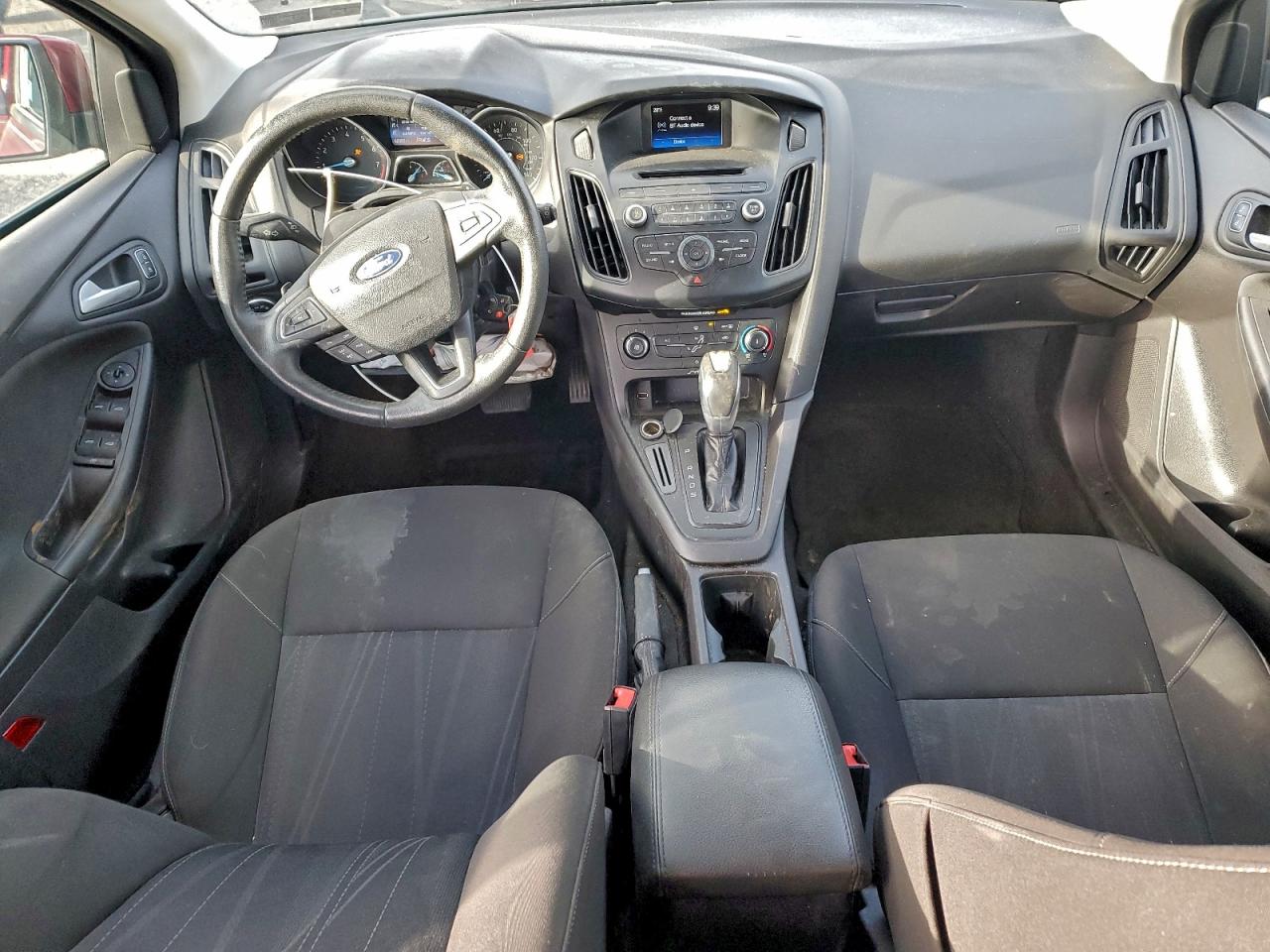 2015 FORD FOCUS SE photo 8