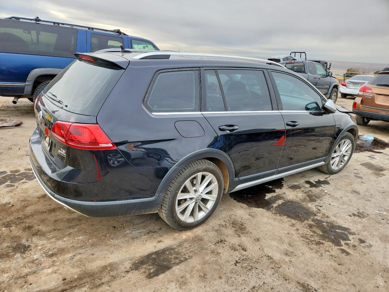 2017 VOLKSWAGEN GOLF ALLTRACK S photo 5