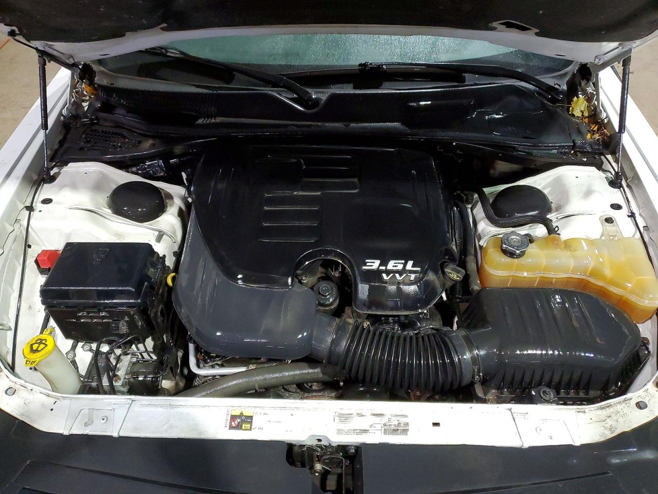 2013 DODGE CHALLENGER SXT photo 11