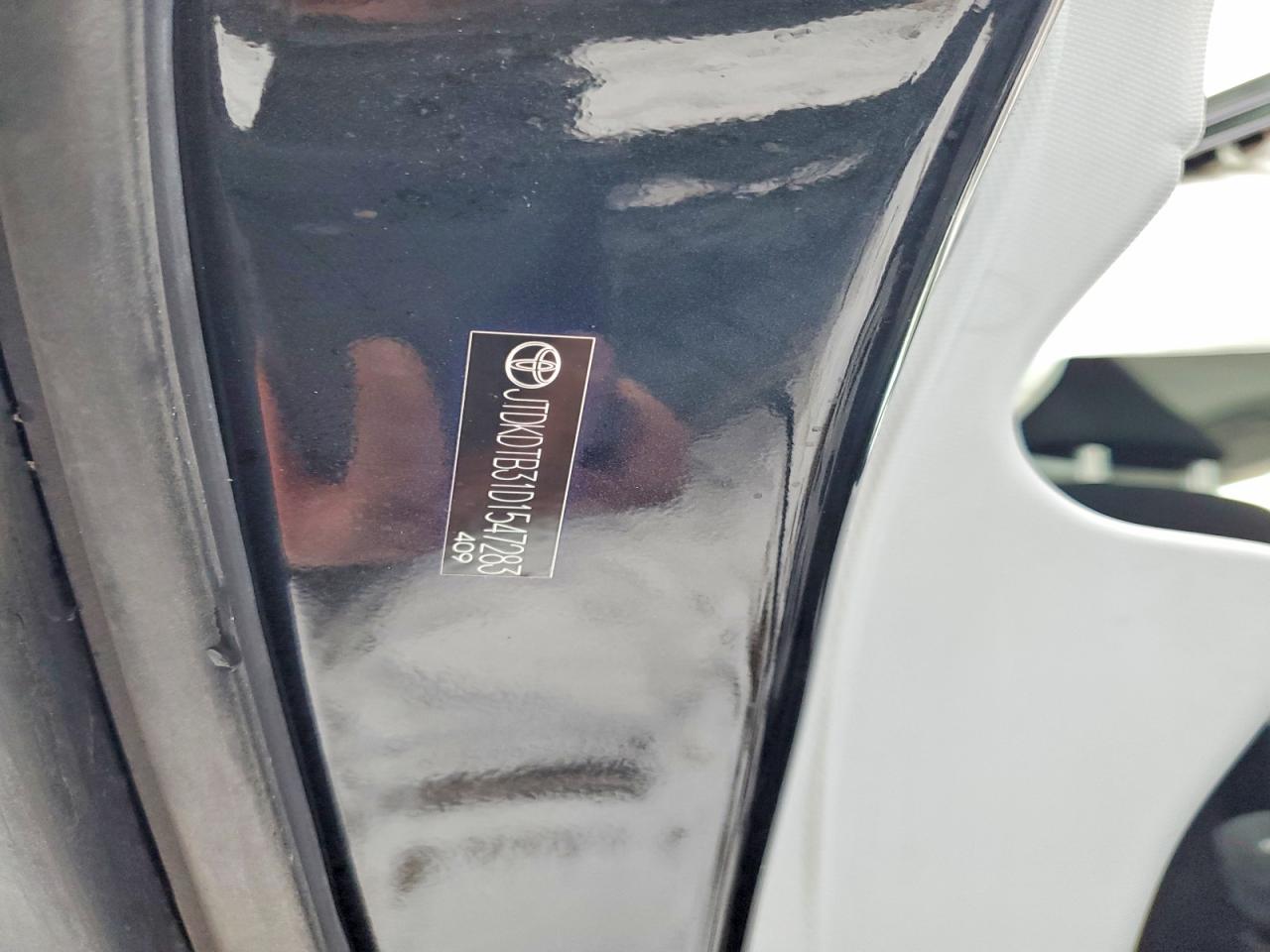 2013 TOYOTA PRIUS C photo 37