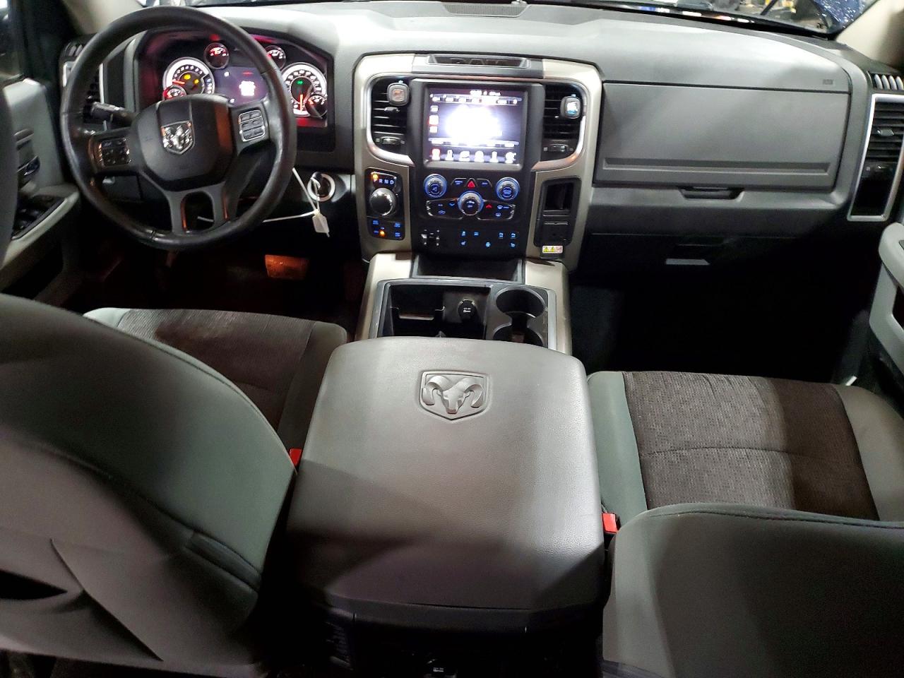 2014 RAM 1500 SLT photo 8