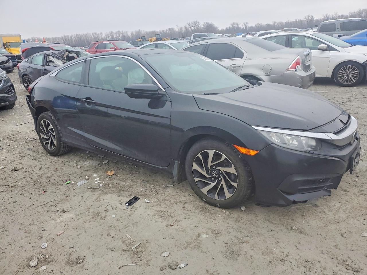 2017 HONDA CIVIC LX photo 4