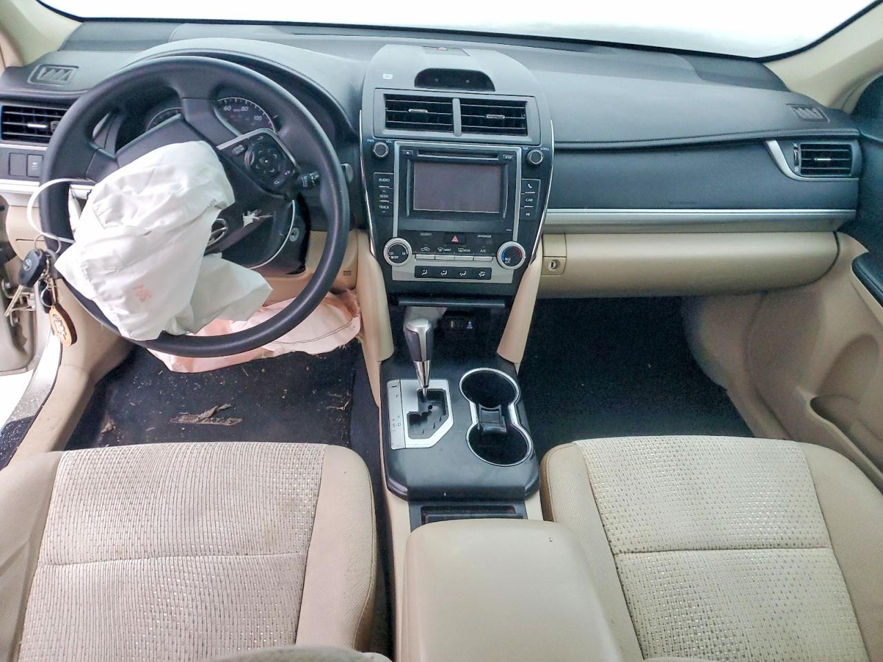 2013 TOYOTA CAMRY L photo 8