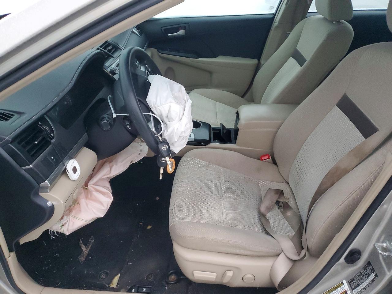 2013 TOYOTA CAMRY L photo 7