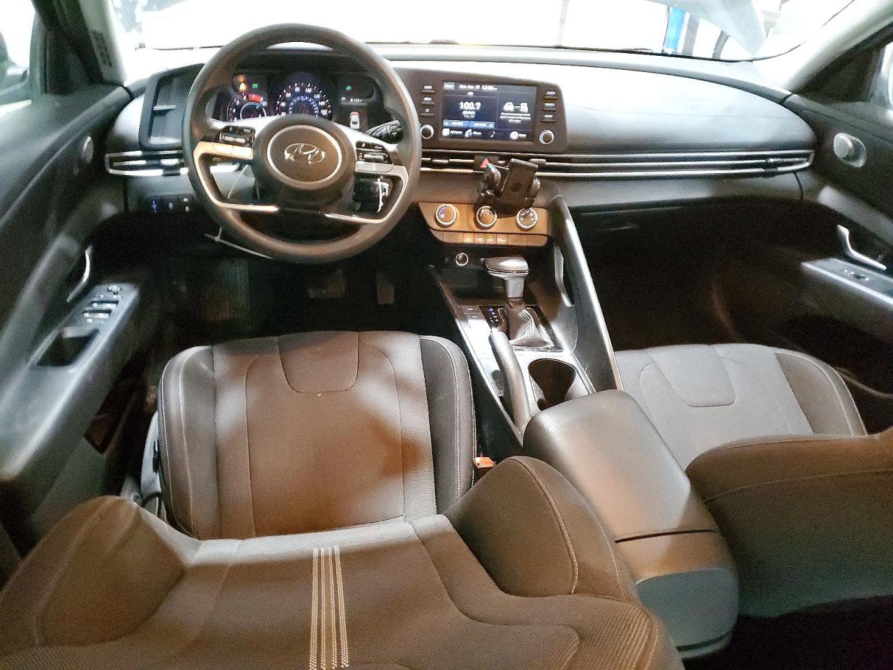 2021 HYUNDAI ELANTRA SE photo 8