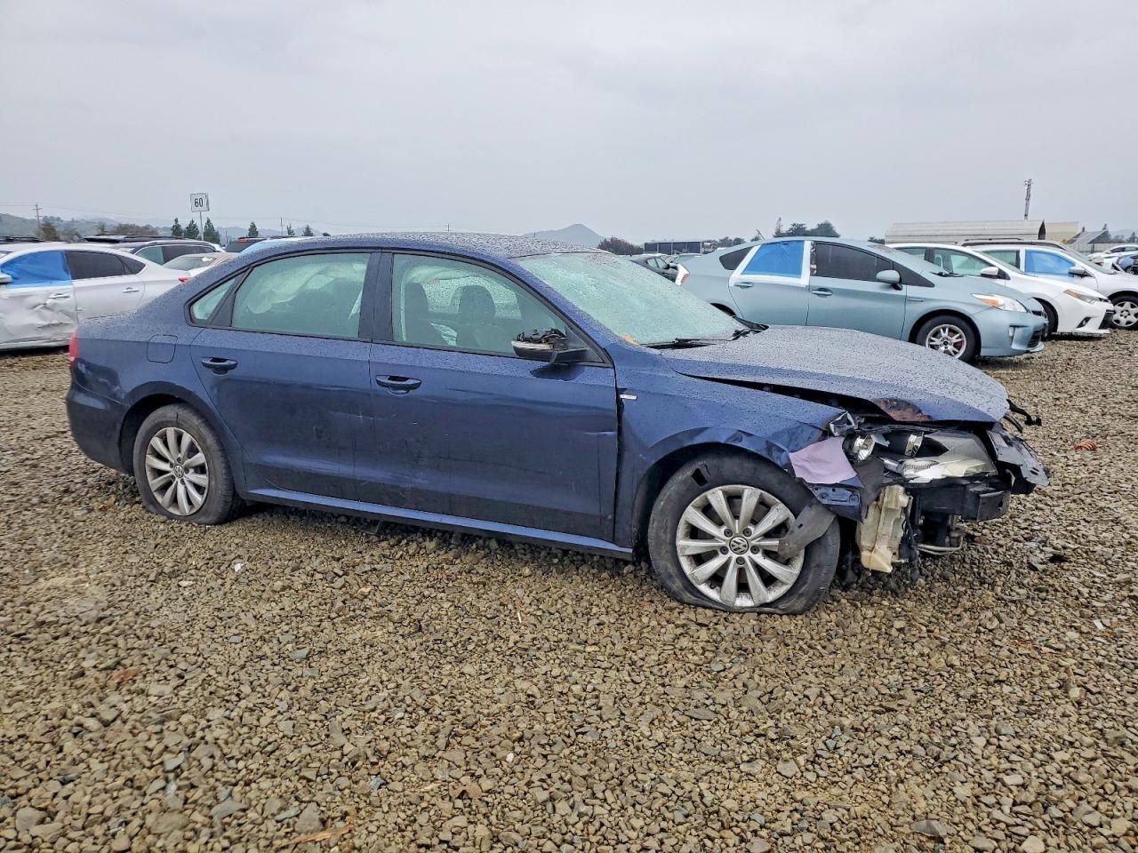 2014 VOLKSWAGEN PASSAT S photo 4