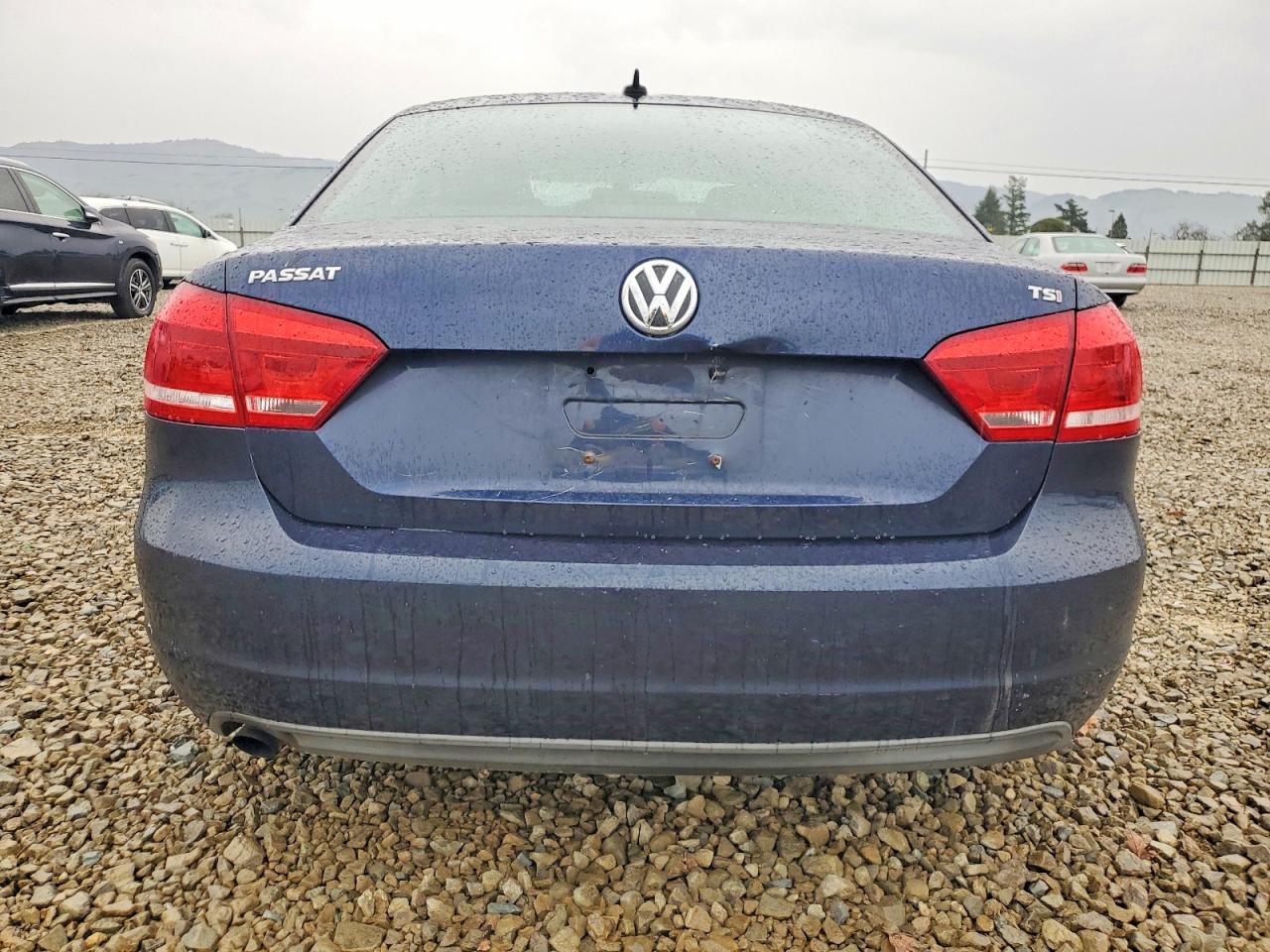 2014 VOLKSWAGEN PASSAT S photo 6