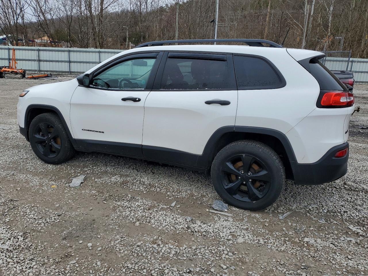 2017 JEEP CHEROKEE SPORT photo 2