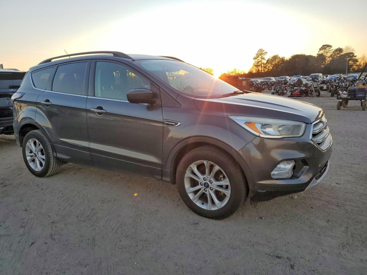 2018 FORD ESCAPE SE photo 4