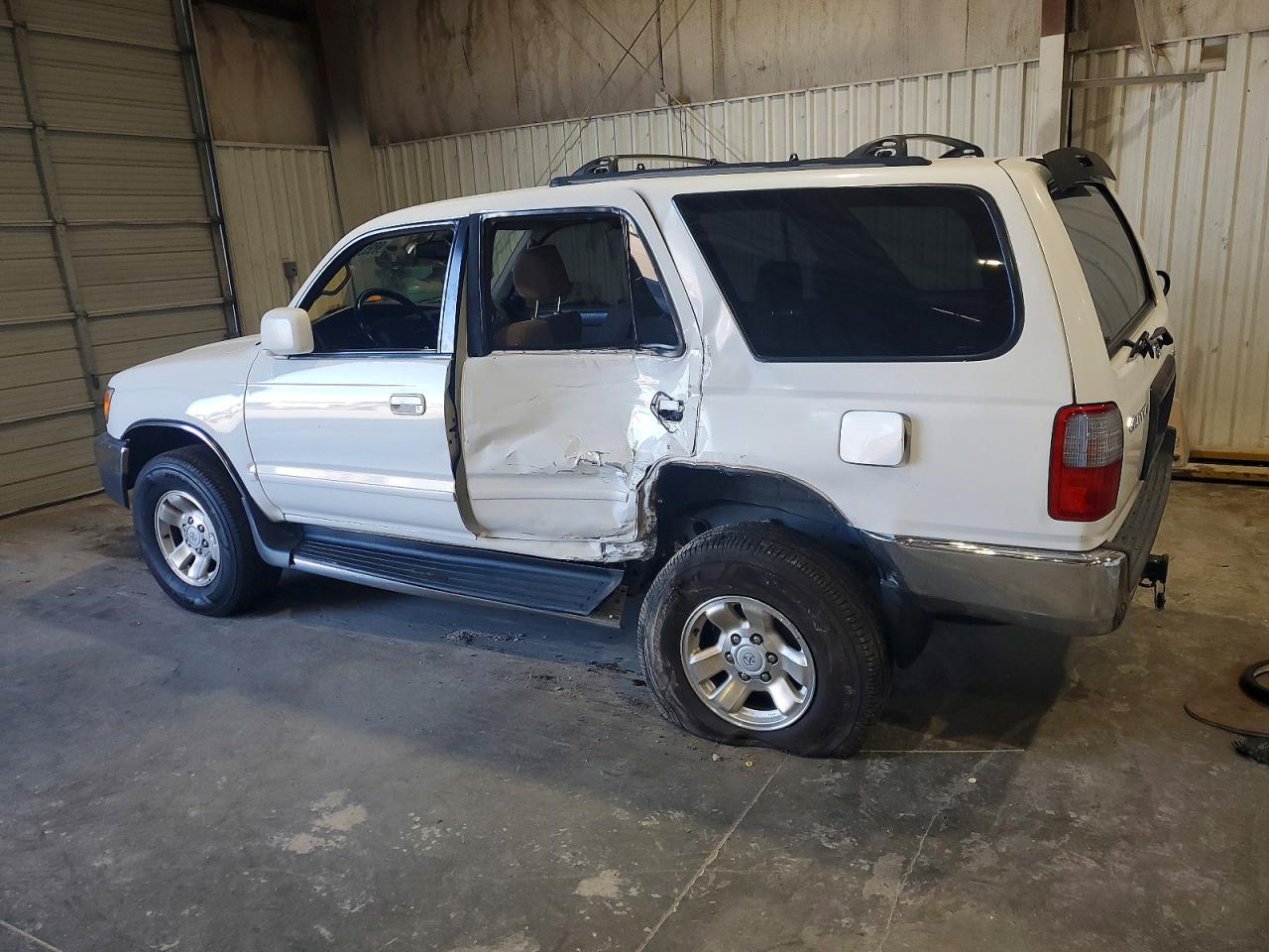 1999 TOYOTA 4RUNNER SR5 photo 2