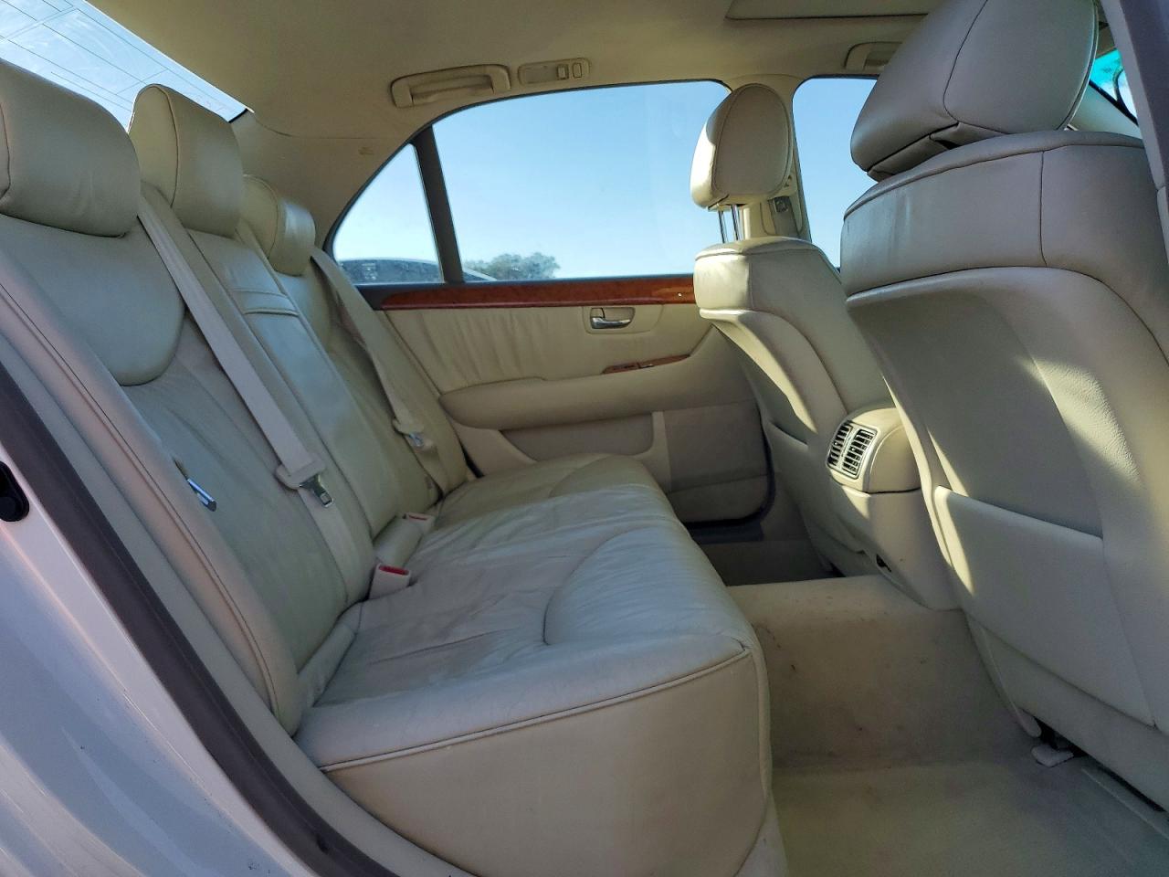 2002 LEXUS LS 430 photo 10