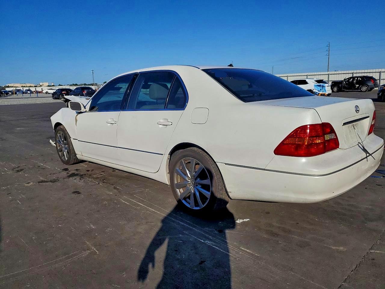 2002 LEXUS LS 430 photo 2