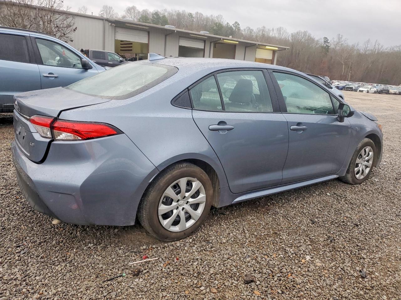 2024 TOYOTA COROLLA LE photo 3
