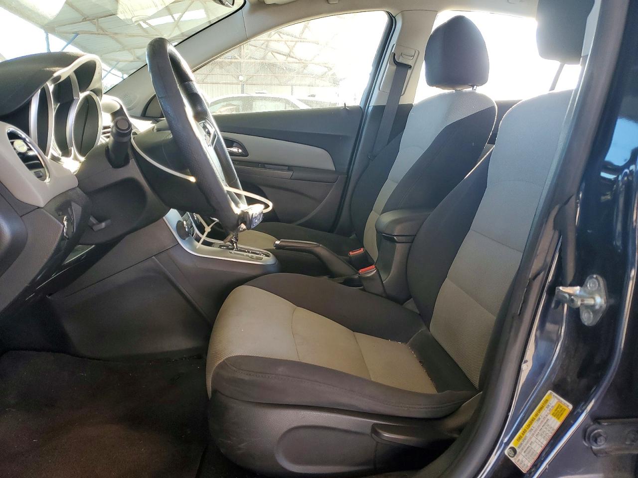 2016 CHEVROLET CRUZE LIMITED LS photo 7