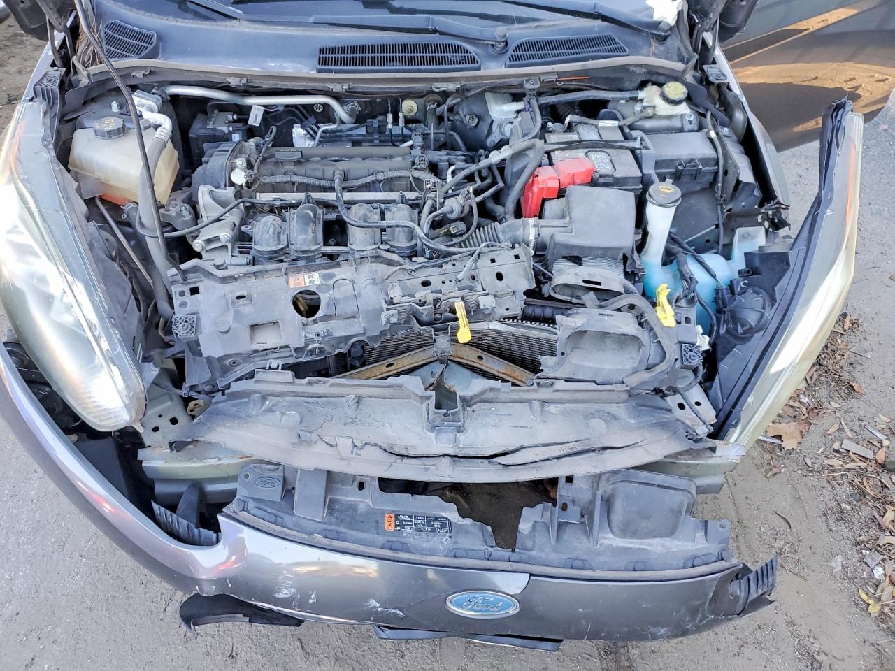 2016 FORD FIESTA SE photo 11