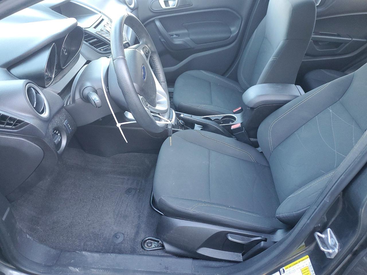 2016 FORD FIESTA SE photo 7